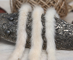 тонкая норковая полоска "сливки" (д: 30-35 см, ш: 0,3-0,5 см) , мех